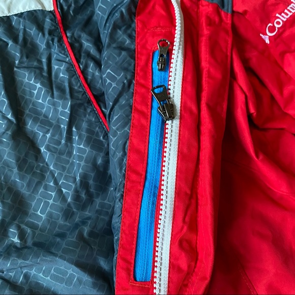 Columbia Women’s Omni Tech Rain Coat -Jacket Large - Picture 7 of 9